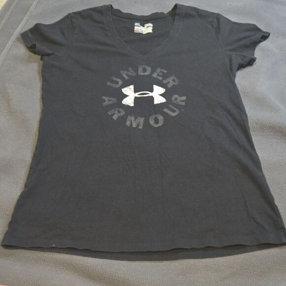 Under Armour Tops - Under Armour Black Graphic Fitted Short Sleeve Tee